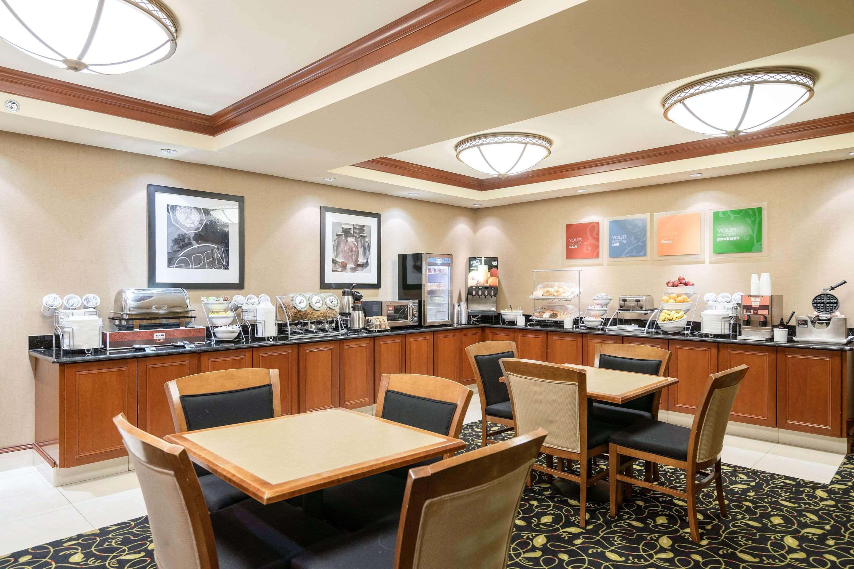 Hotel Comfort & - Wilmington 3*