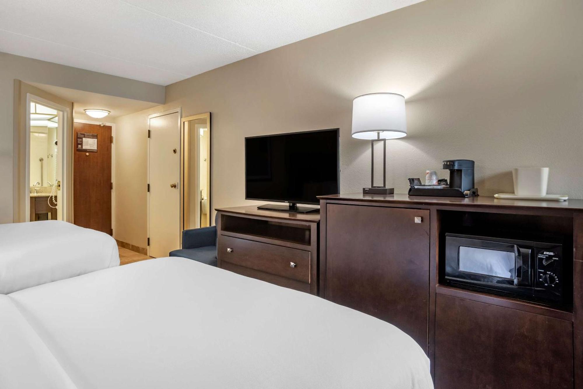 Comfort & - Wilmington Hotel