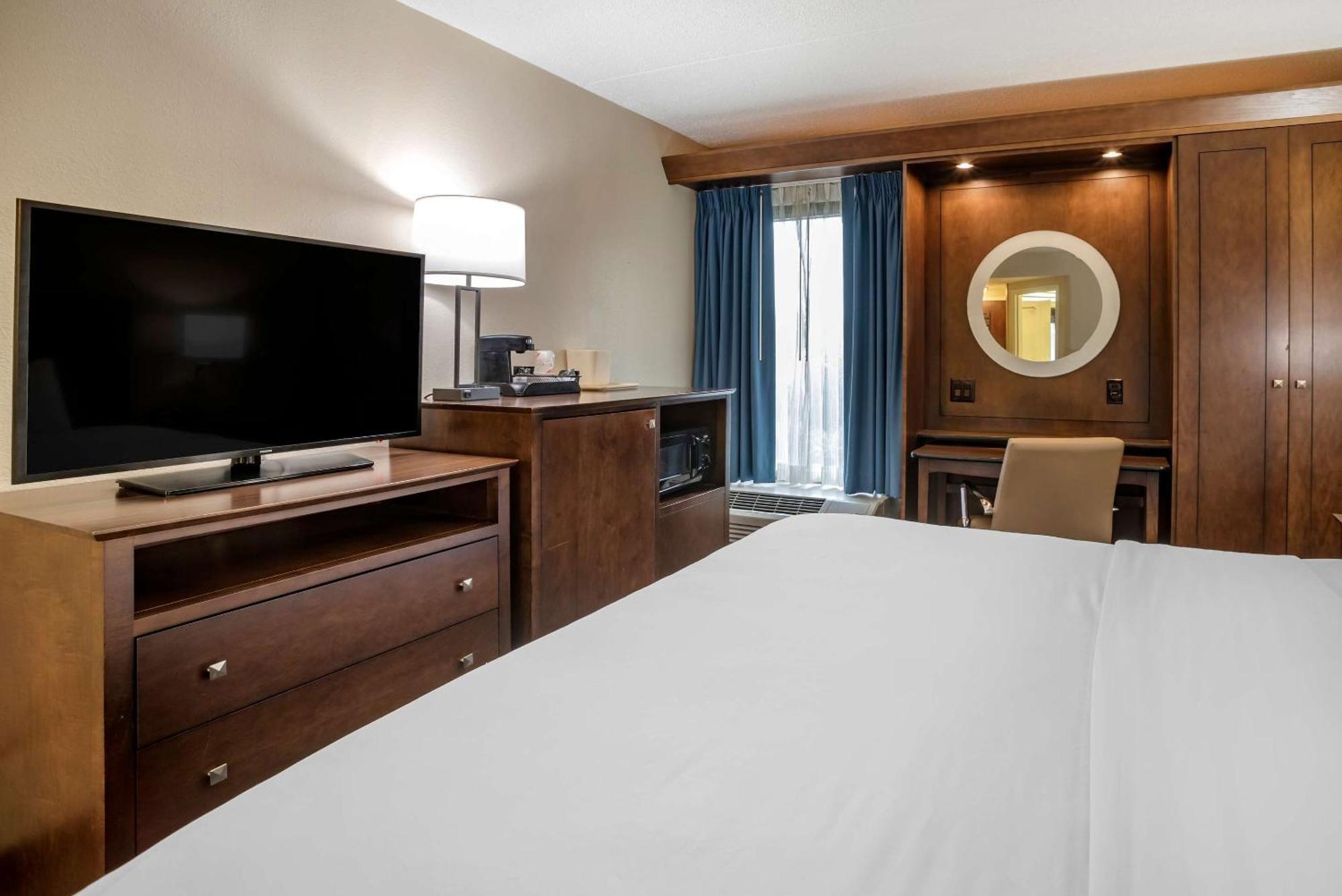 Hotel Comfort & - Wilmington 3*