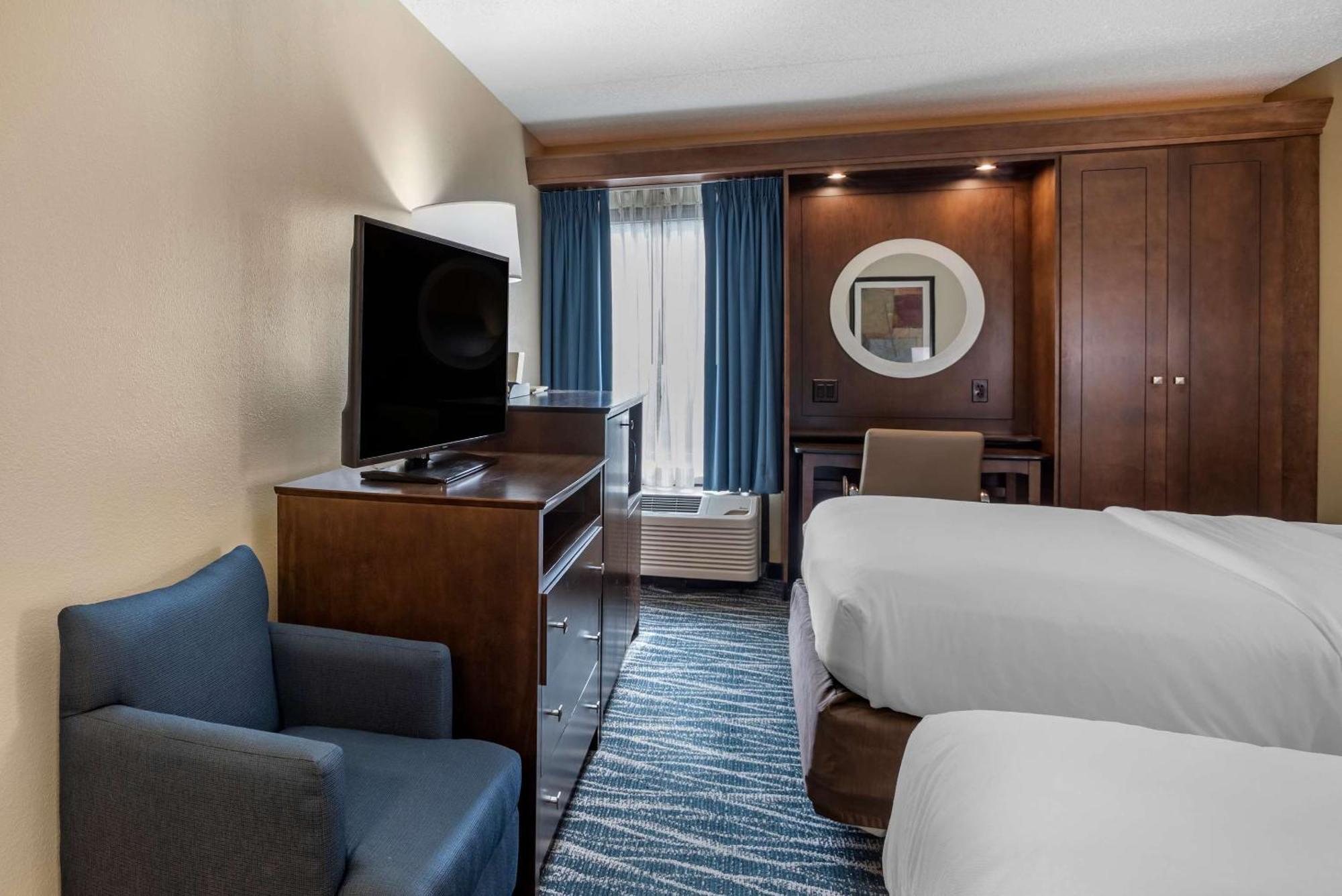 Comfort & - Wilmington Hotel Newark