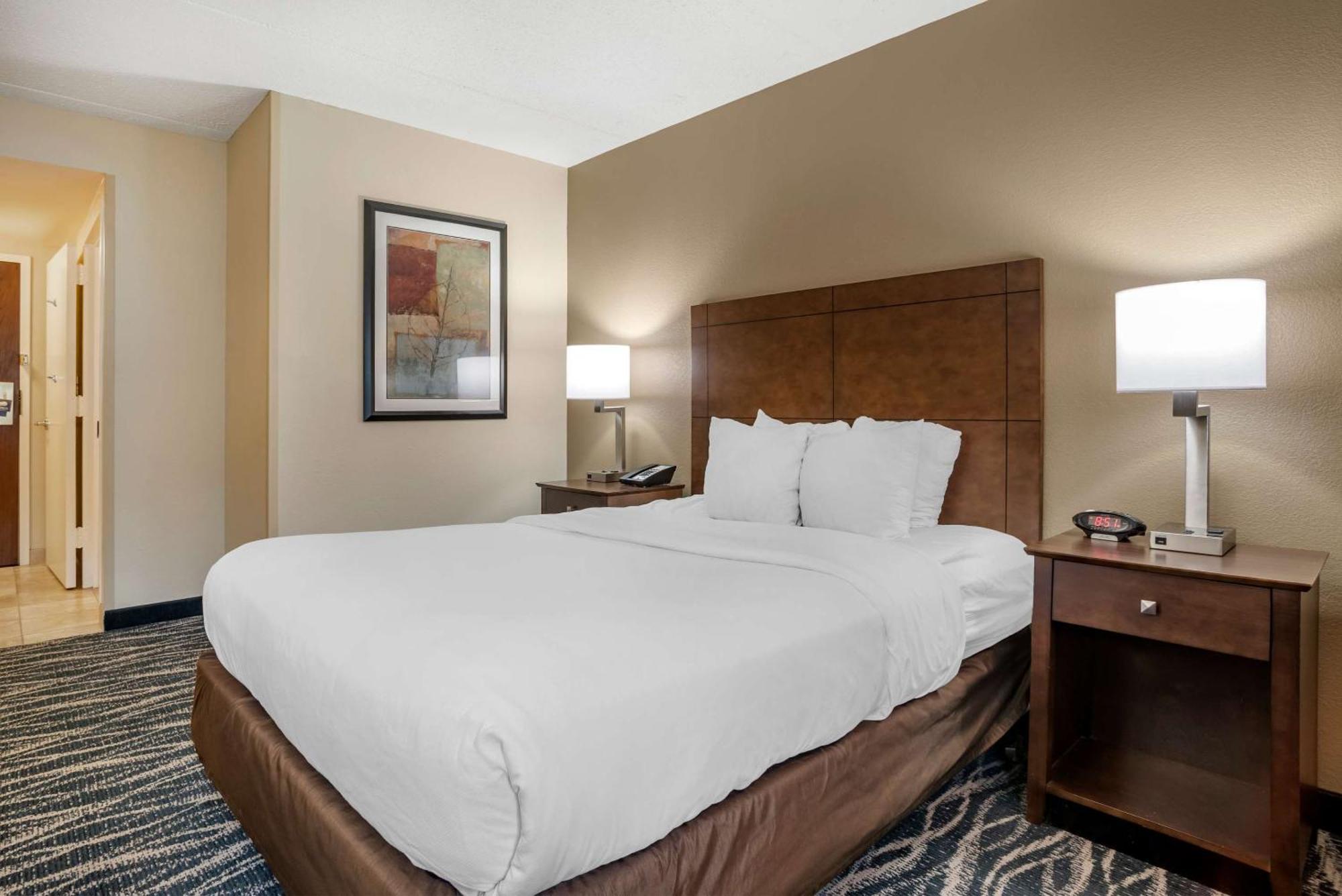 Comfort & - Wilmington 3* Newark